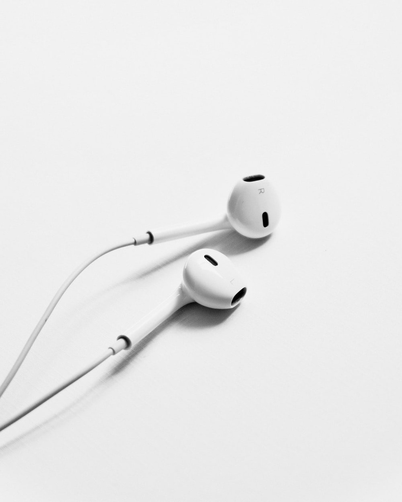 Generic Earphones With 3.5mm Connector / White 
